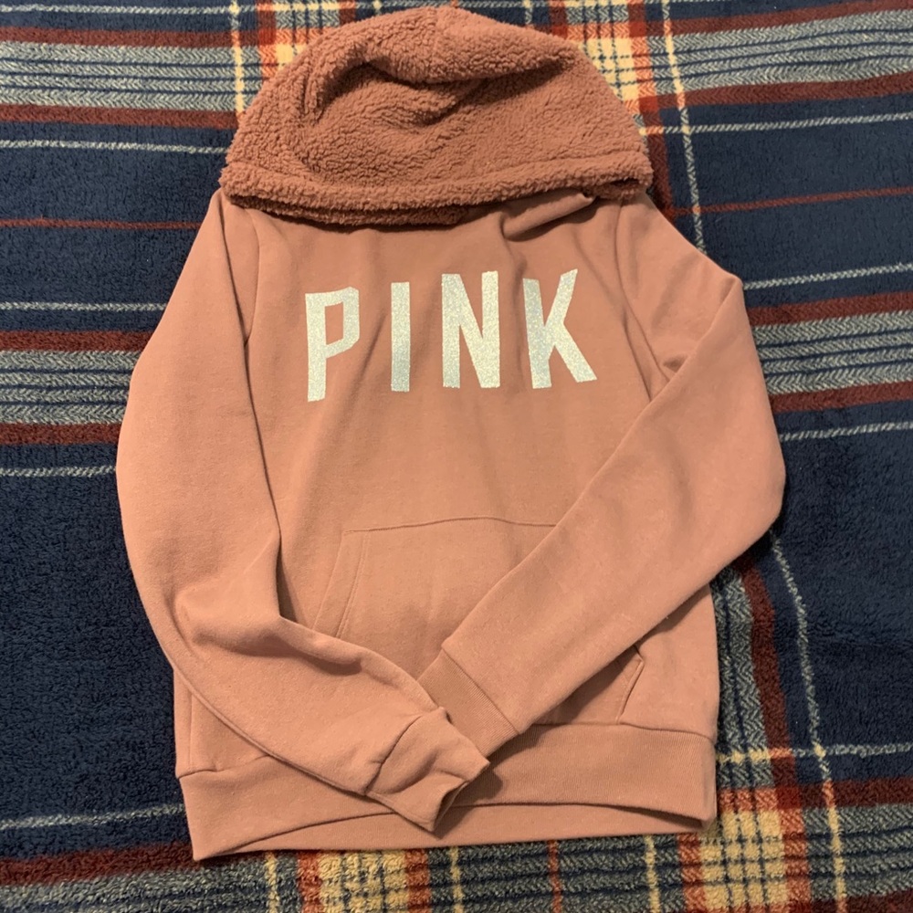 BRAND NEW WITHOUT TAGS PINK HOODIE